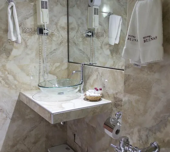 Hotel Ruinas 3*
